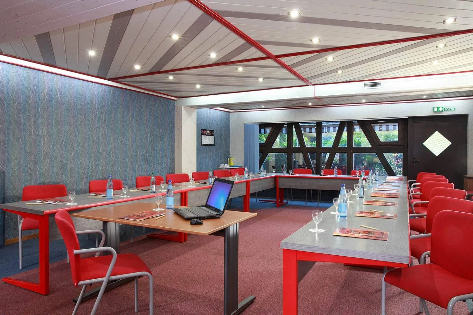 Salle de séminaires de l'Hôtel Père Benoît à Entzheim